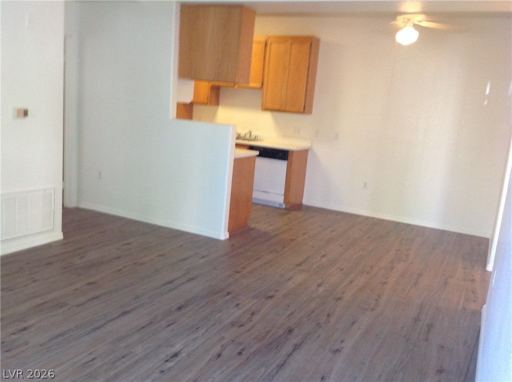 3318 North Decatur Boulevard 1054 — photo 4