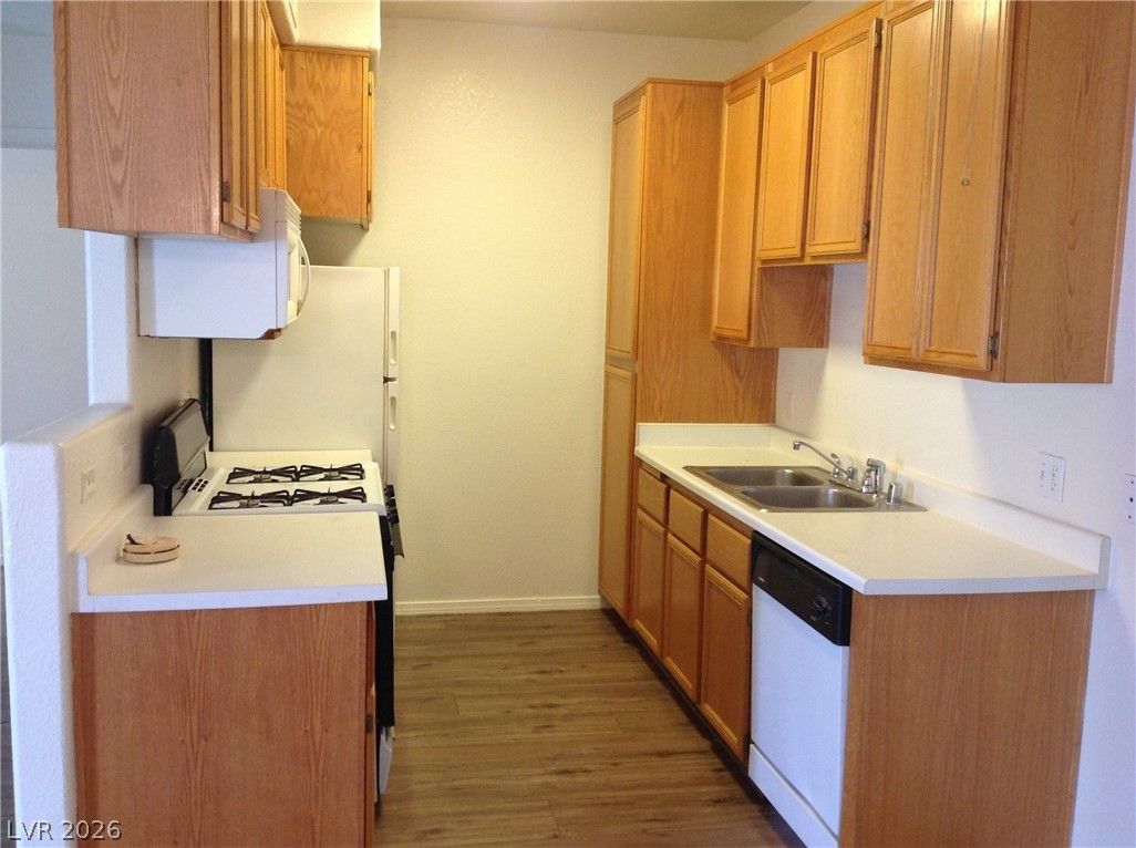 3318 North Decatur Boulevard 1054 — photo 5