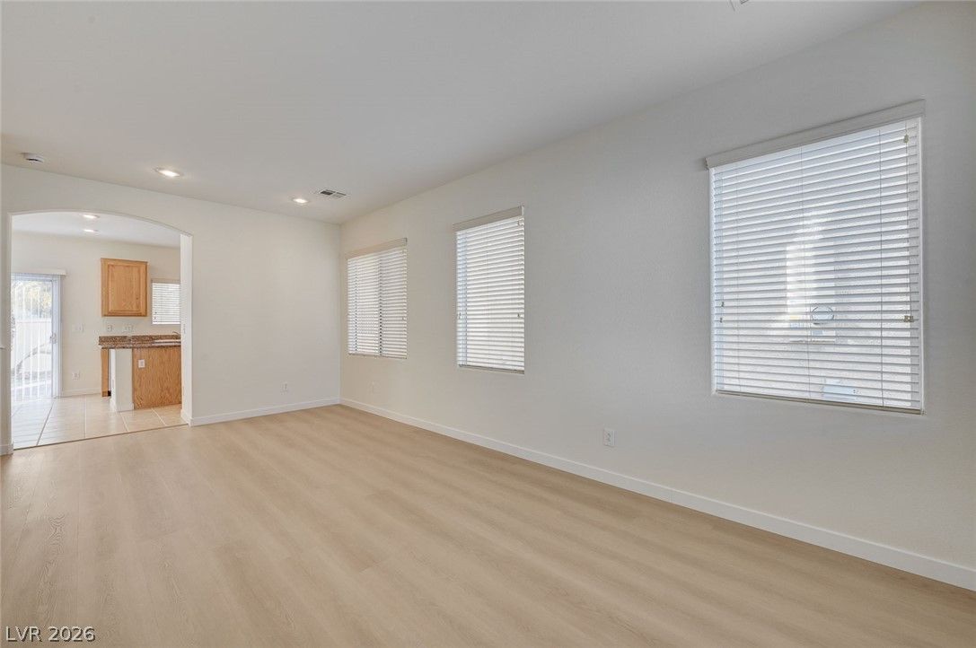 5389 ENCINO SPRINGS Avenue — photo 3 of 31