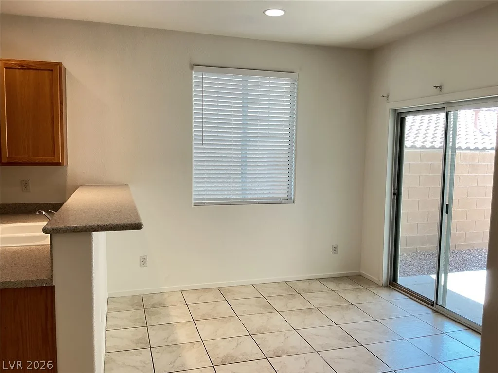 9929 FOUNTAIN WALK Avenue 0 — photo 5