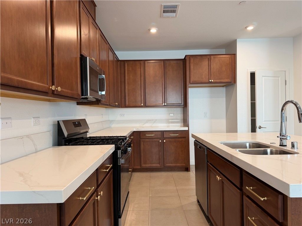 9234 Litvin Street — photo 4