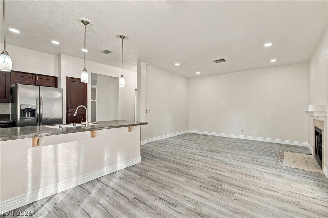 2304 Chatfield Drive — photo 3 of 29
