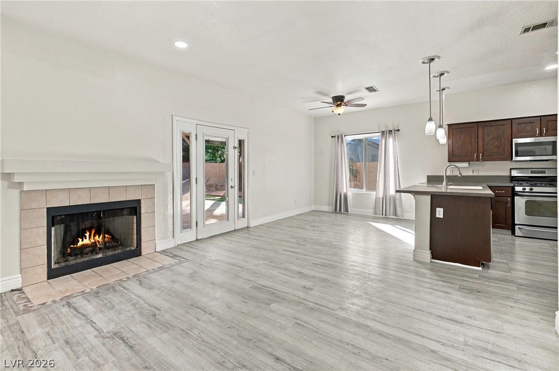 2304 Chatfield Drive — photo 4 of 29