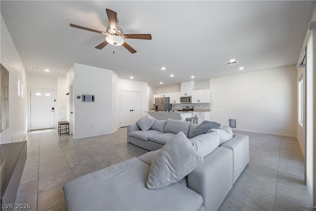 3760 Ramura Avenue — photo 3