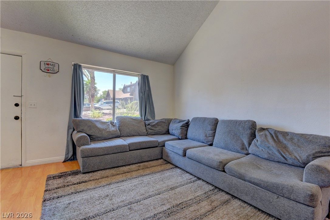 4441 Sirius Avenue — photo 4