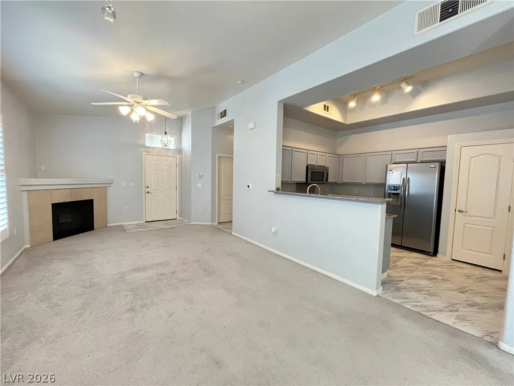 2305 West Horizon Ridge Parkway 2121 — photo 3