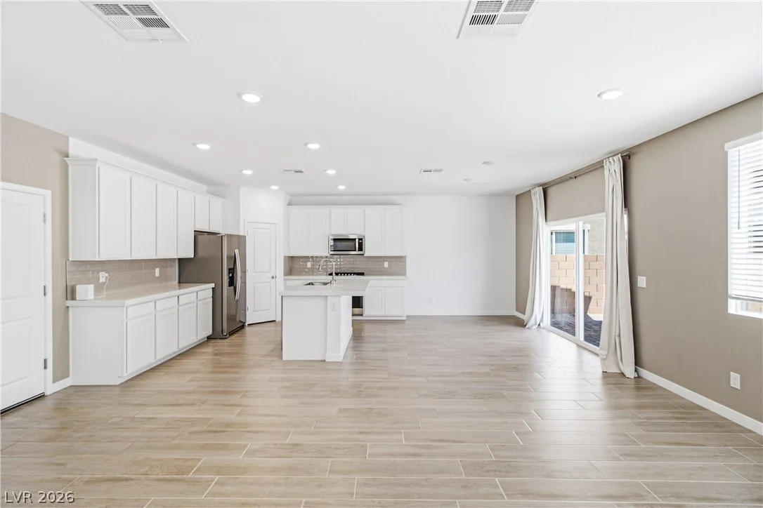 9915 Ruby Dome Avenue — photo 5
