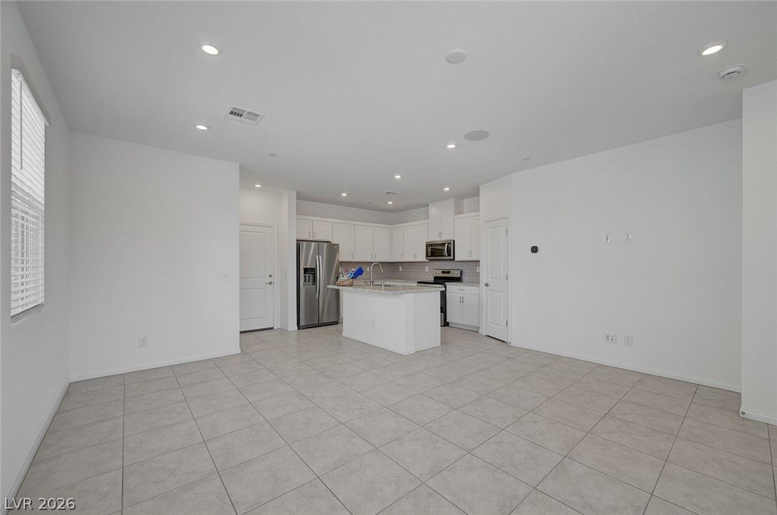 242 Freeport View Place — photo 2