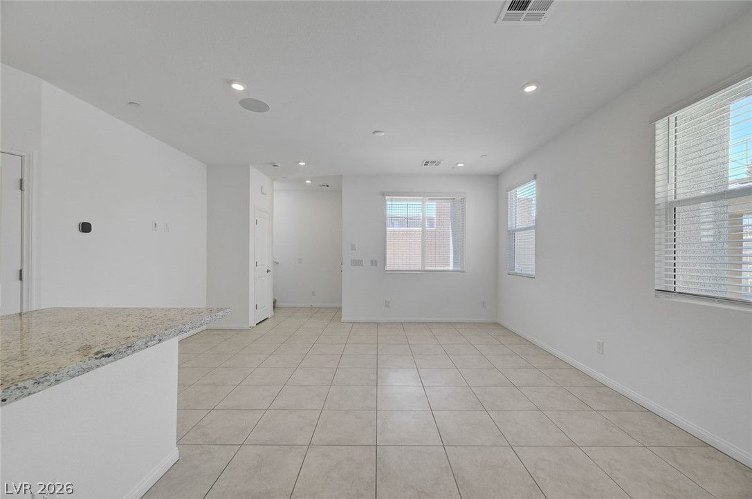 242 Freeport View Place — photo 4