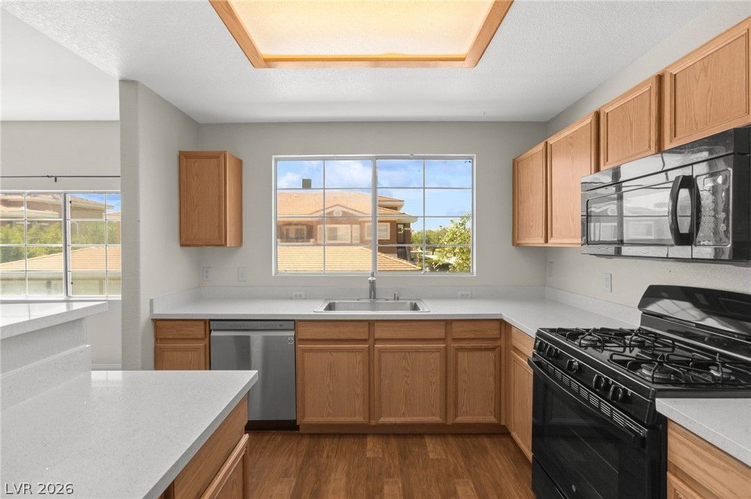830 Carnegie Street 1321 — photo 2