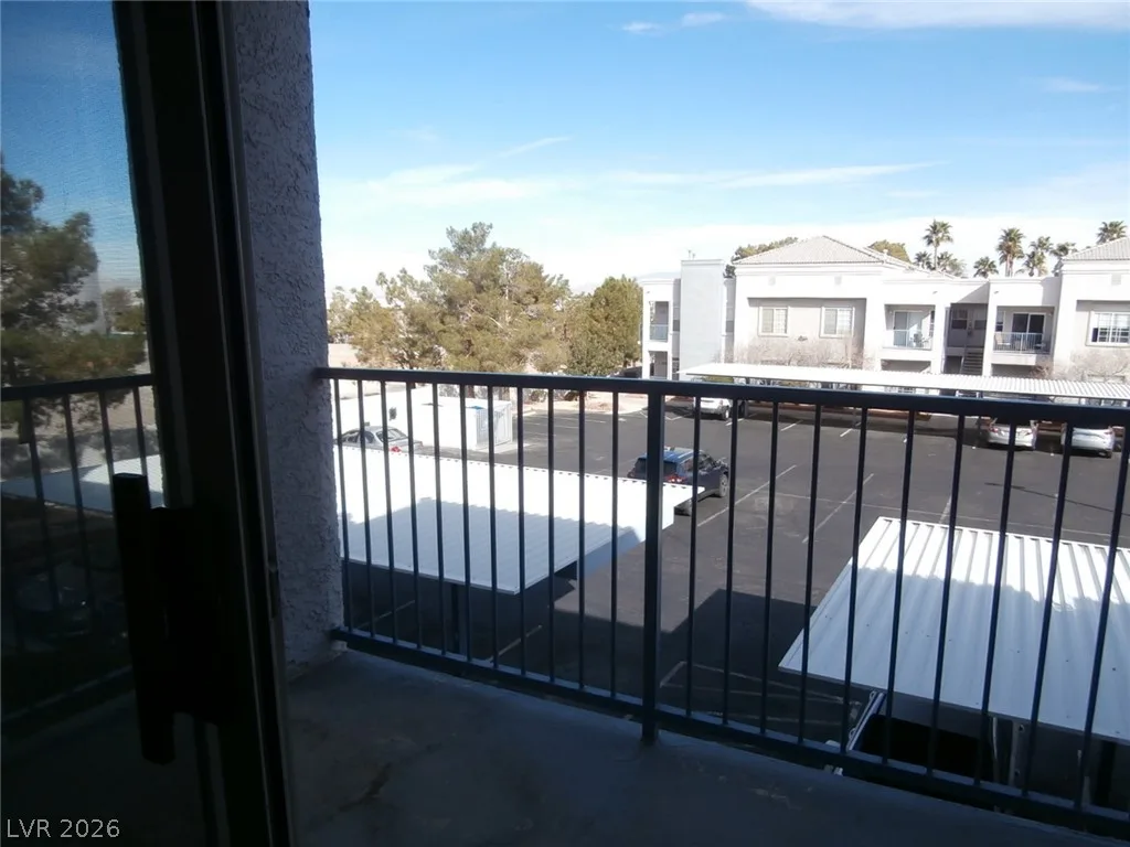 2201 Ramsgate Drive 523 — photo 4 of 13