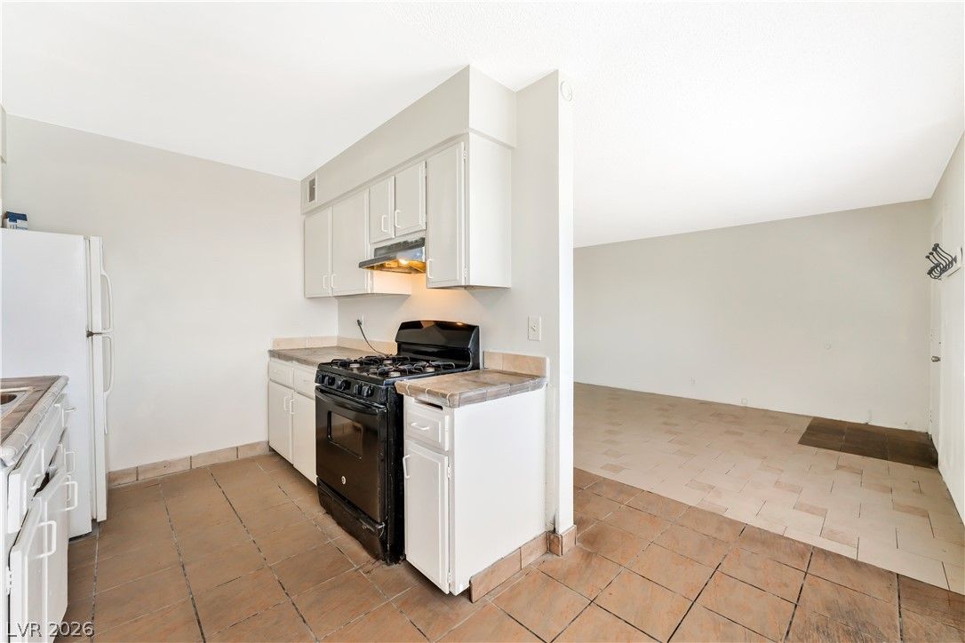 5104 Pebble Beach Boulevard D — photo 5 of 8