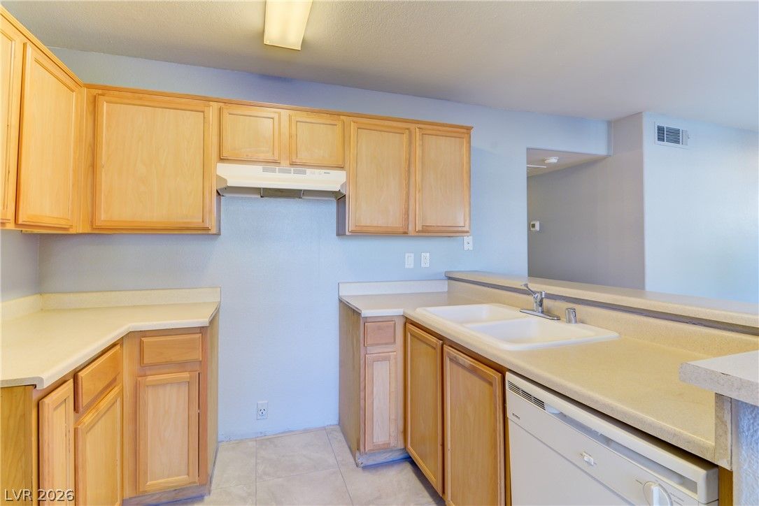 2974 Juniper Hills Boulevard 101 — photo 4