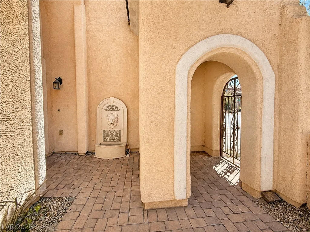 8230 Water Gap Avenue — photo 4