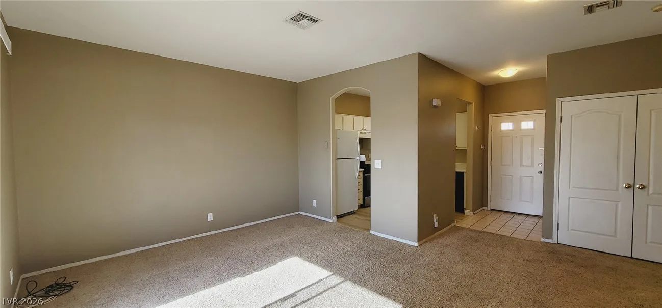 1900 North Torrey Pines Drive 203 — photo 3