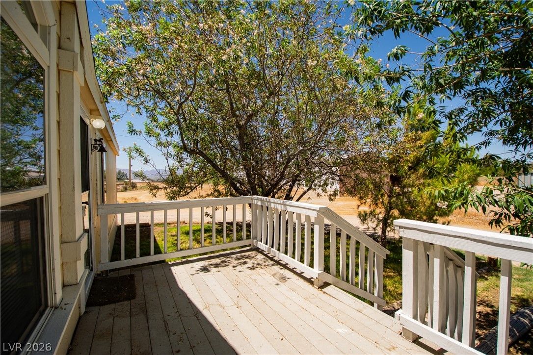 6530 Camelot Circle — photo 2