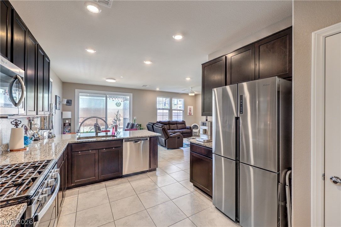 2850 Rolling Brook Place — photo 2