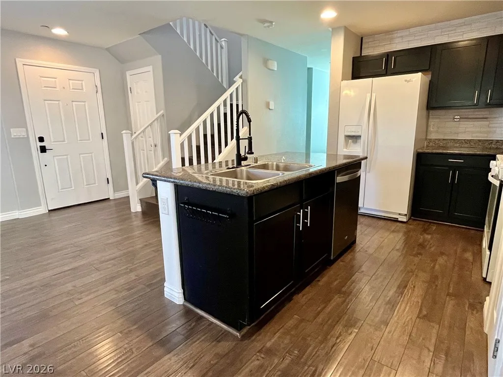 1045 Spotted Saddle Street — photo 2