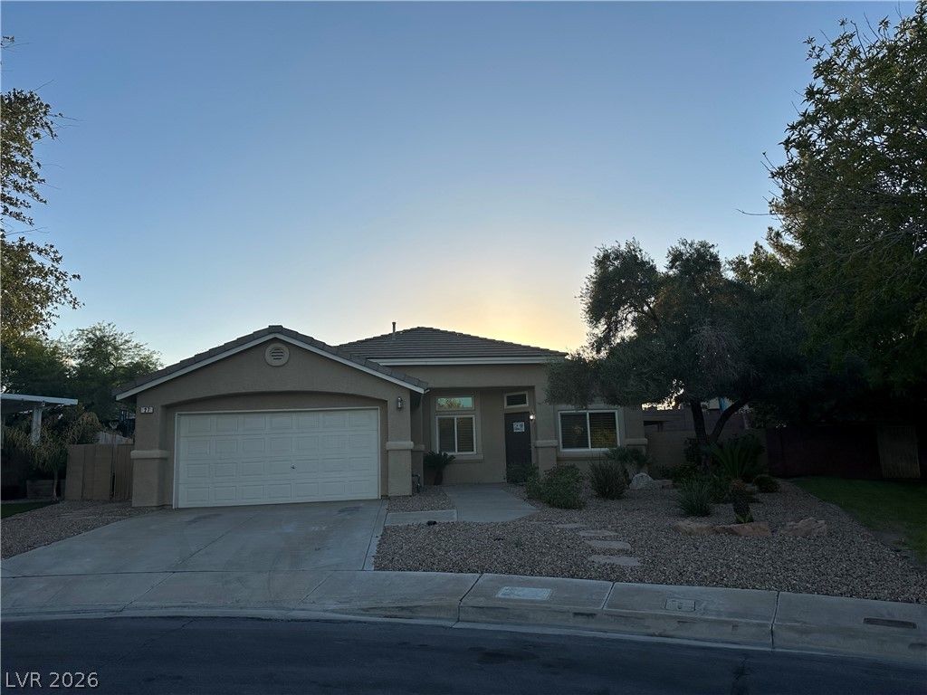 27 Garrett Court — photo 1