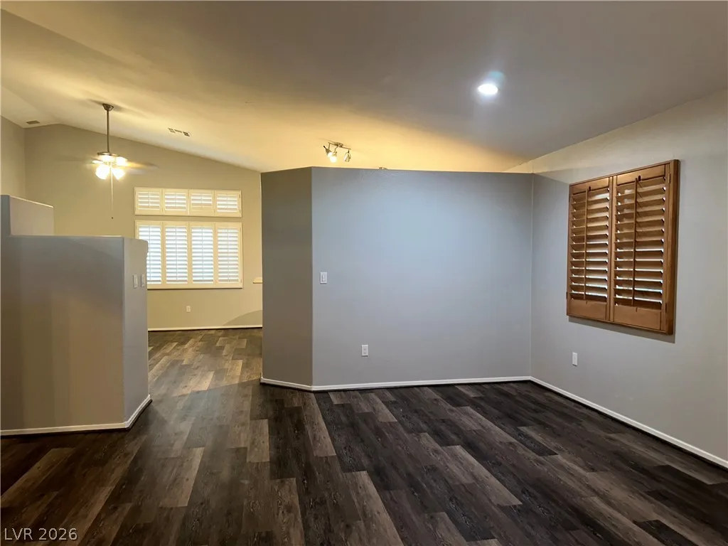 27 Garrett Court — photo 3