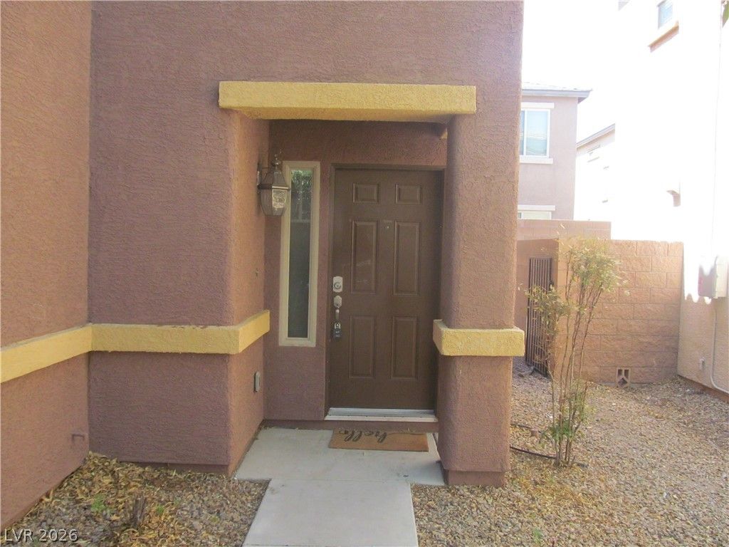 717 Calamus Palm Place — photo 2 of 32
