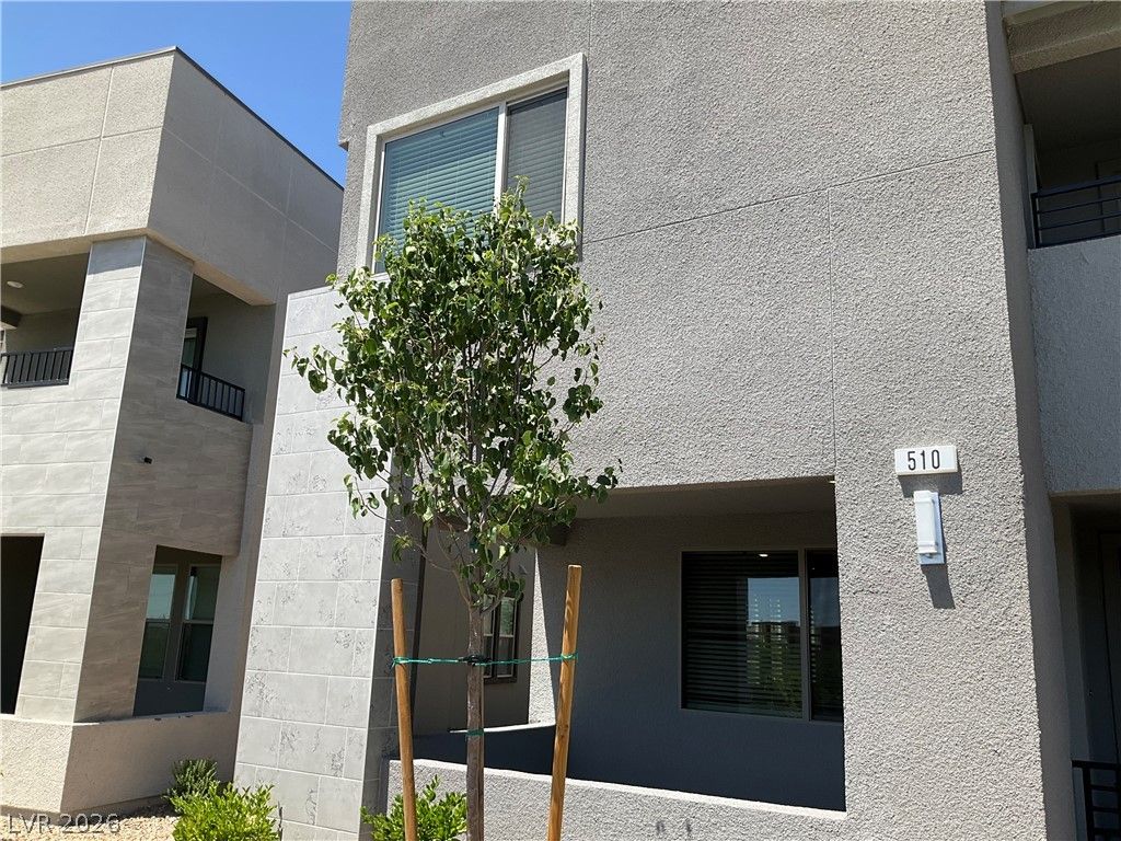 510 Mahogany Ridge Street — photo 2 of 8