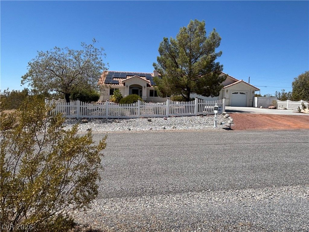 2300 Arado Lane — photo 2