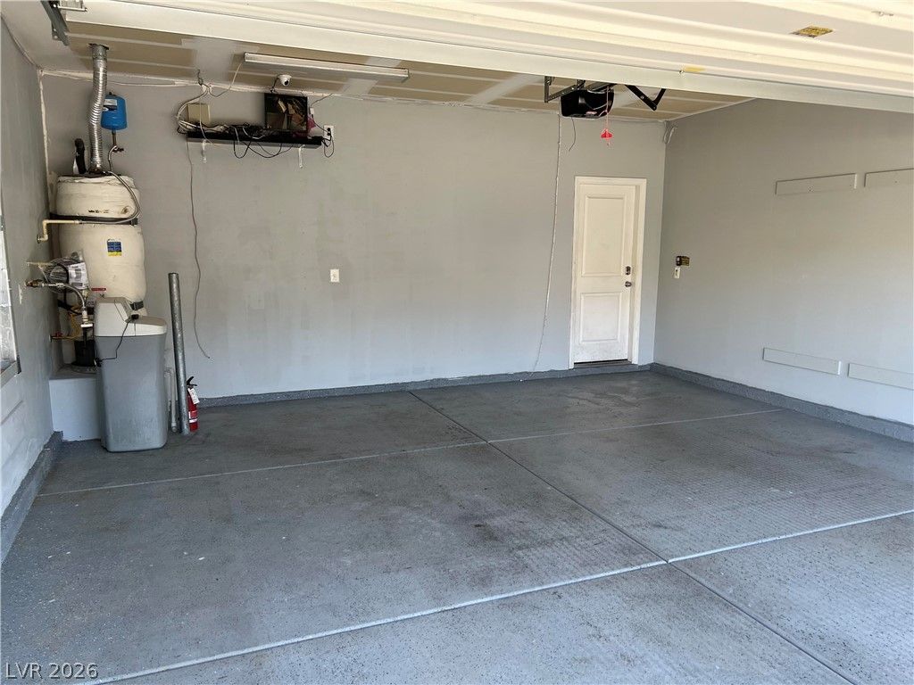 9325 Keystone Ridge Avenue — photo 2