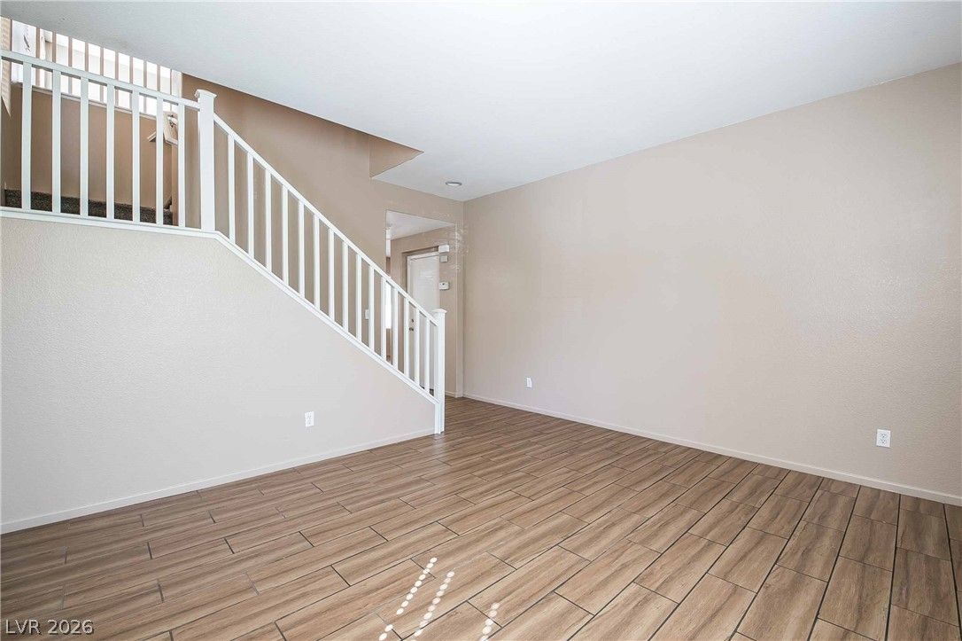 3925 MEADOW FOXTAIL Drive — photo 4 of 21