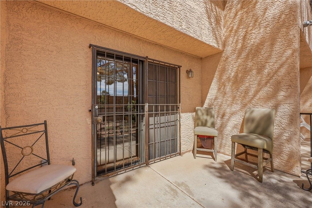 2851 South Valley View Boulevard 1139B — photo 5 of 36