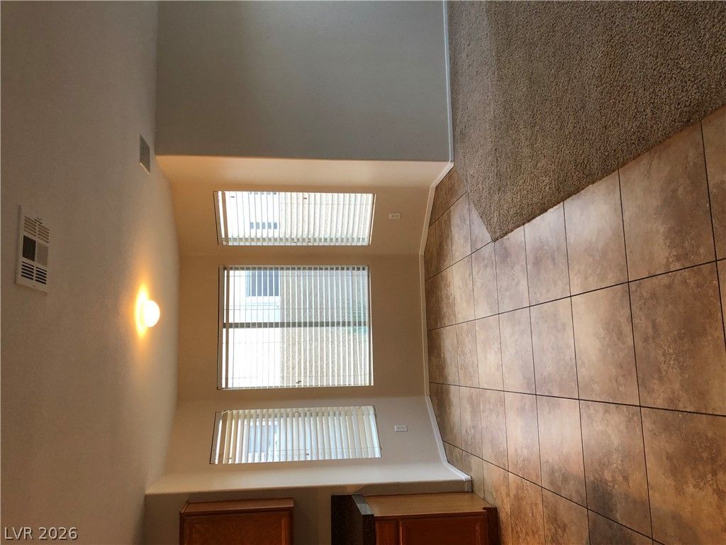9724 Sandmist Avenue — photo 5