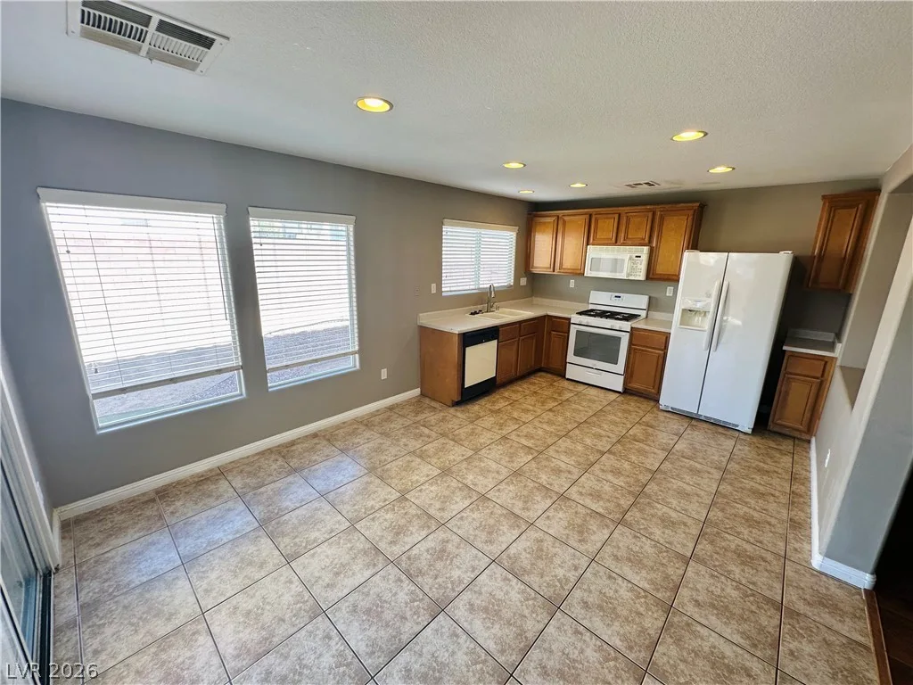 7989 Hilltop Windmill Street — photo 4