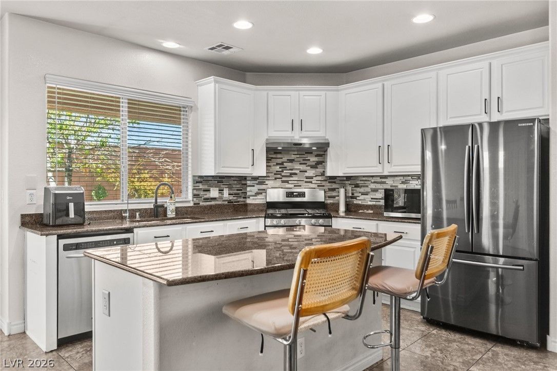 10391 Montes Vascos Drive — photo 3