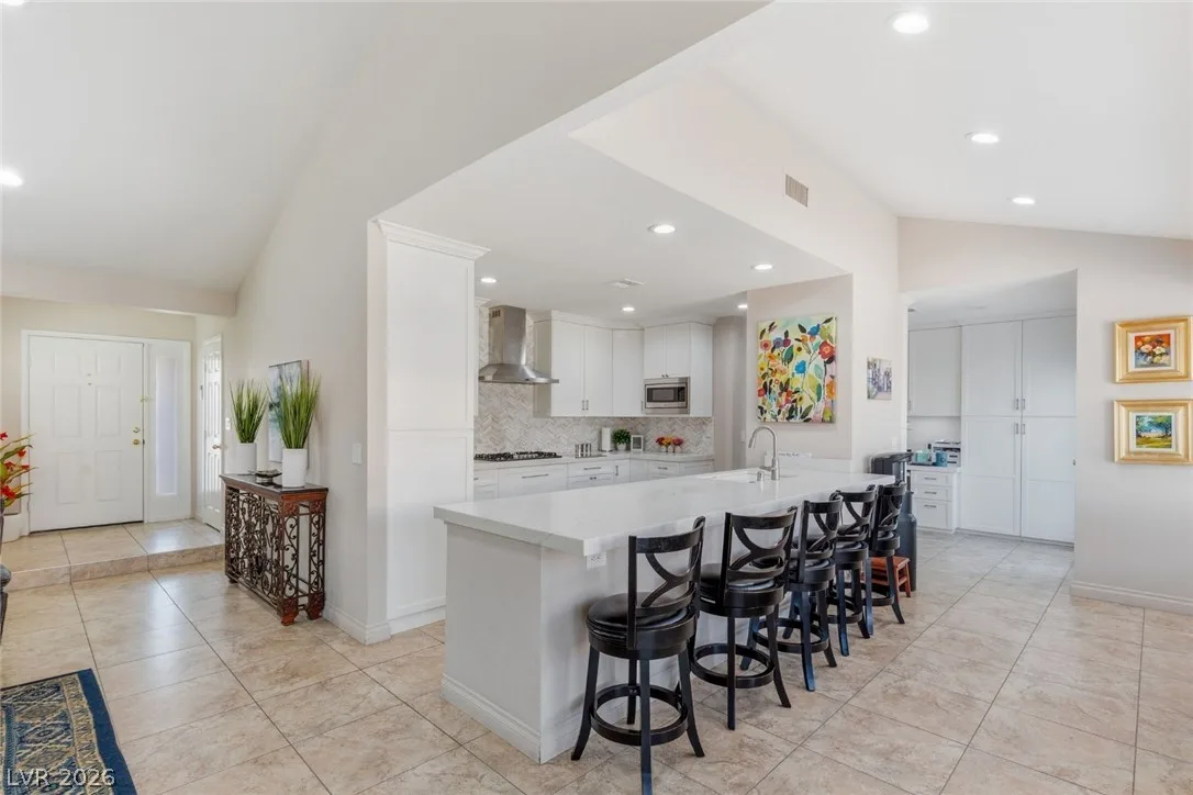 219 North Cimarron Road — photo 4