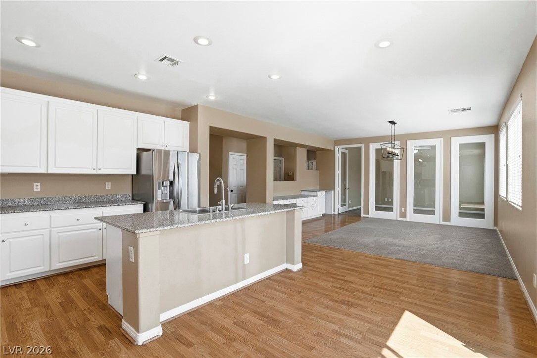 3066 Lenoir Street — photo 3