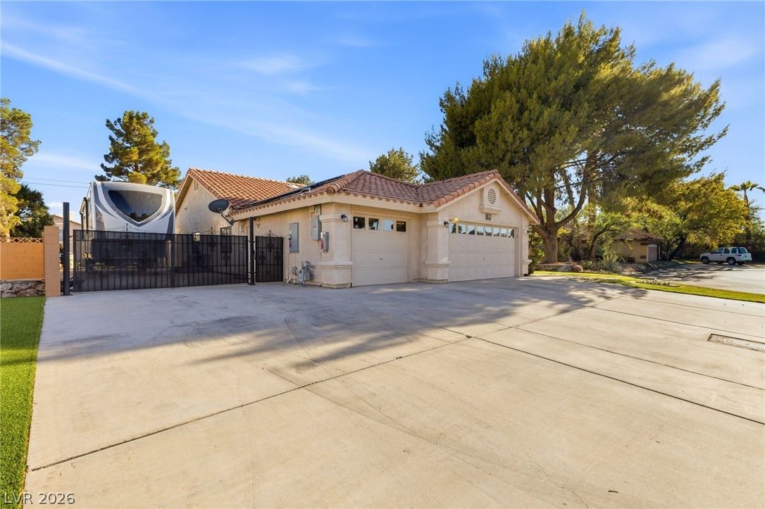 1551 Managua Drive — photo 2