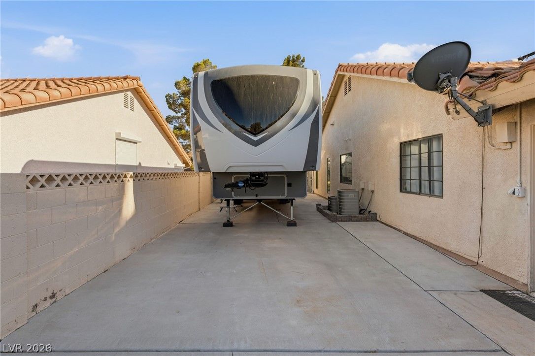 1551 Managua Drive — photo 3