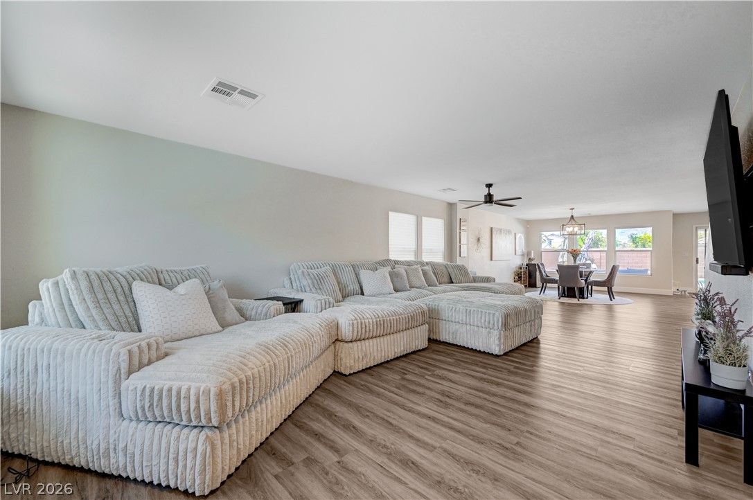 4916 Apache Valley Avenue — photo 3