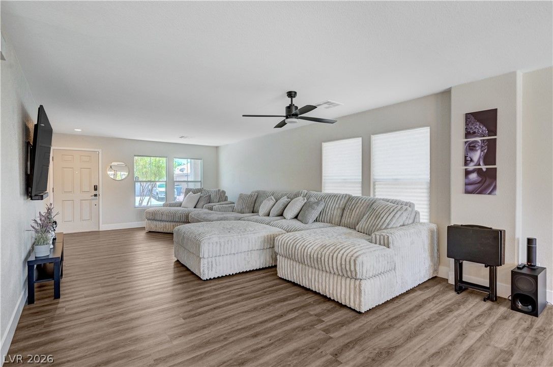 4916 Apache Valley Avenue — photo 5