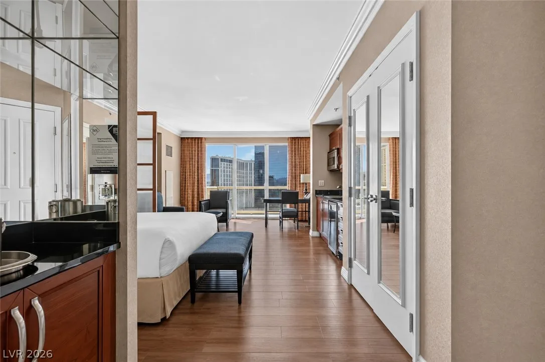 135 East Harmon Avenue 2215 — photo 4