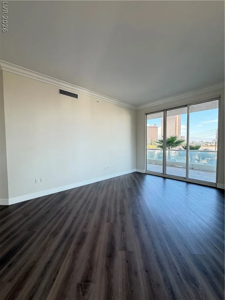 2777 Paradise Road 205 — photo 4 of 14