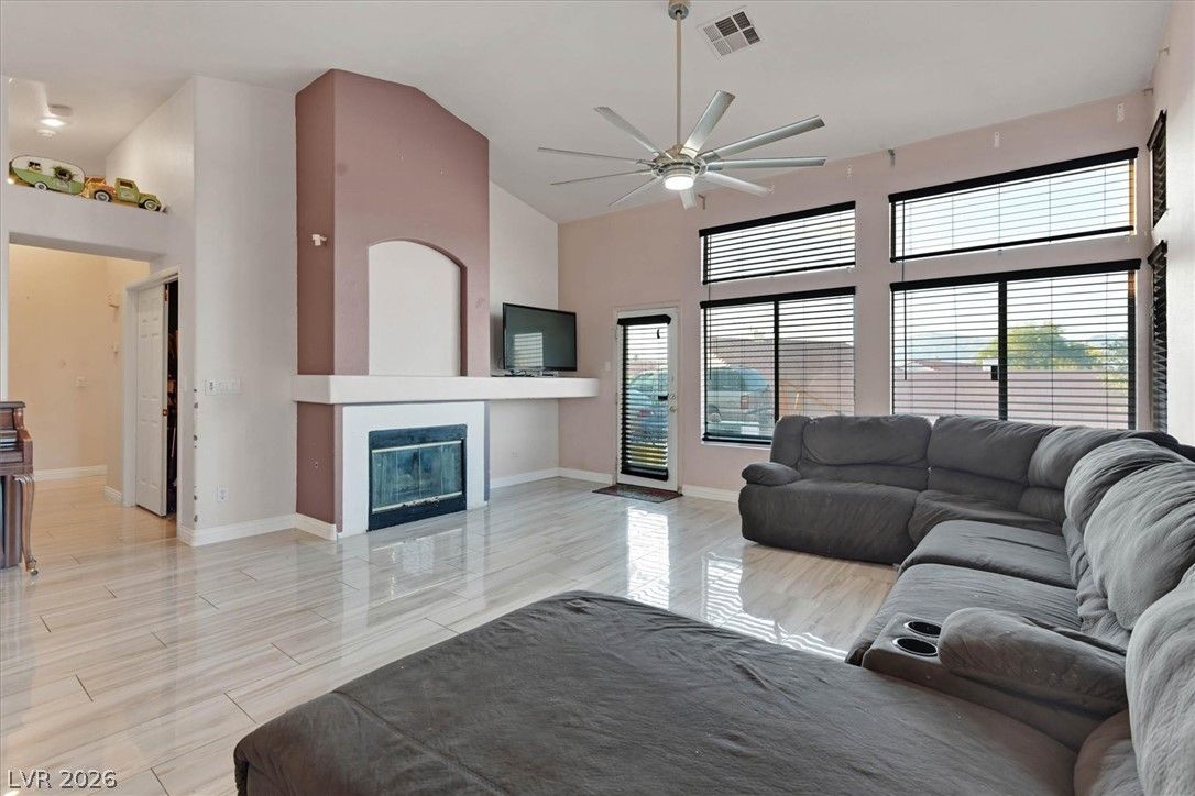 532 Blooming View Avenue — photo 4 of 19