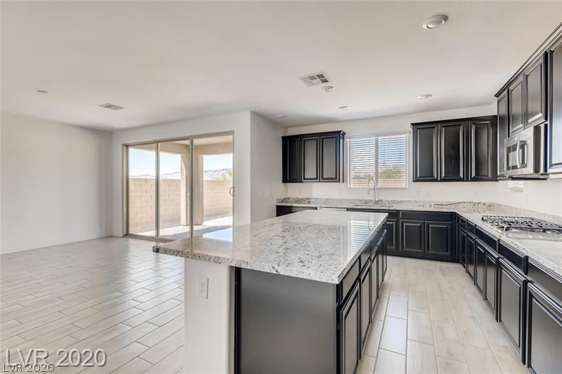 719 Foreign Reef Way — photo 3
