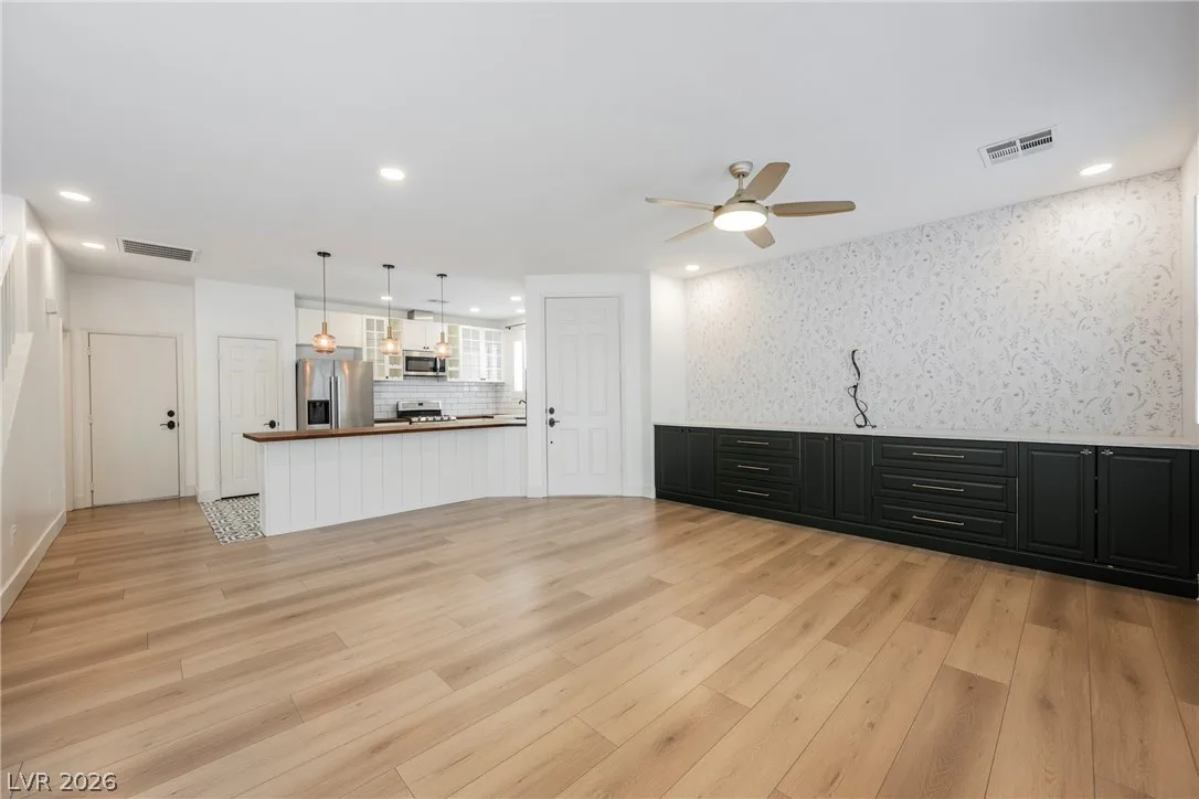 9133 Alpine Grove Avenue 103 — photo 5