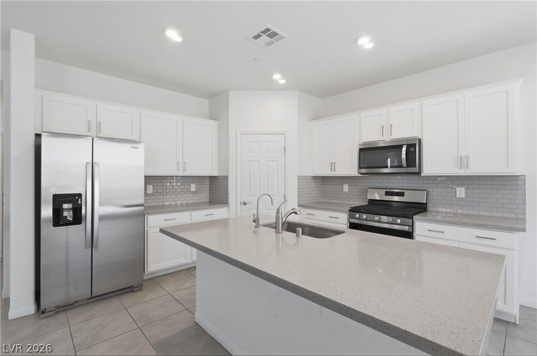 10920 Oregano Avenue — photo 3