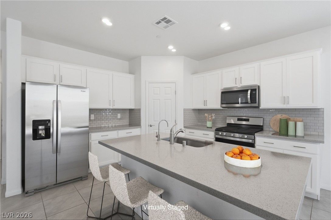 10920 Oregano Avenue — photo 4