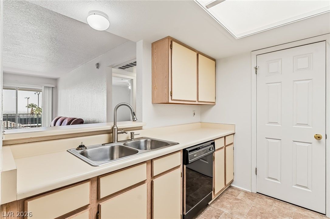 3550 Bay Sands Drive 2037 — photo 5
