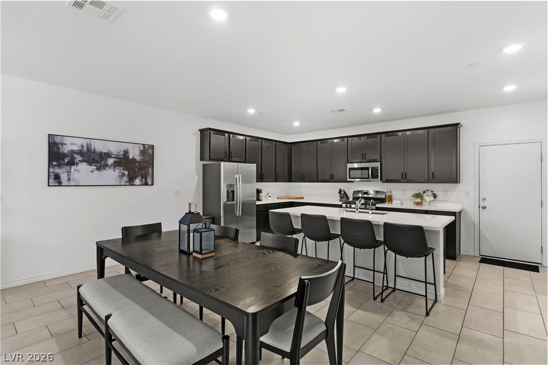 335 Laurel Peak Drive — photo 5