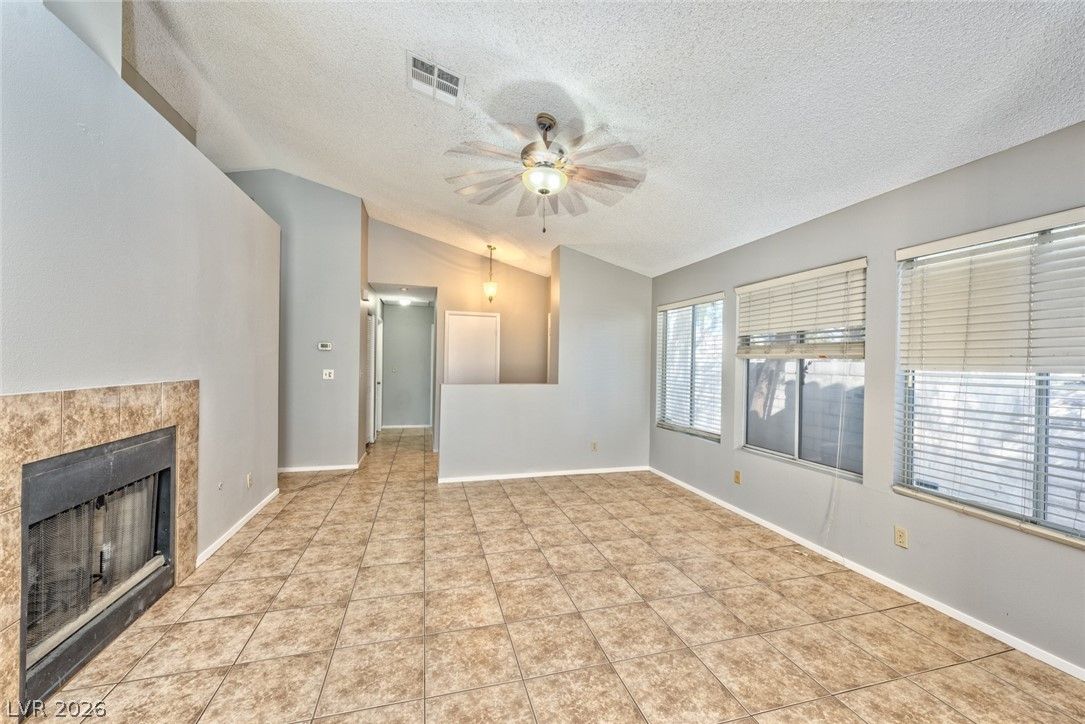 8661 Freeport Lane — photo 3 of 12