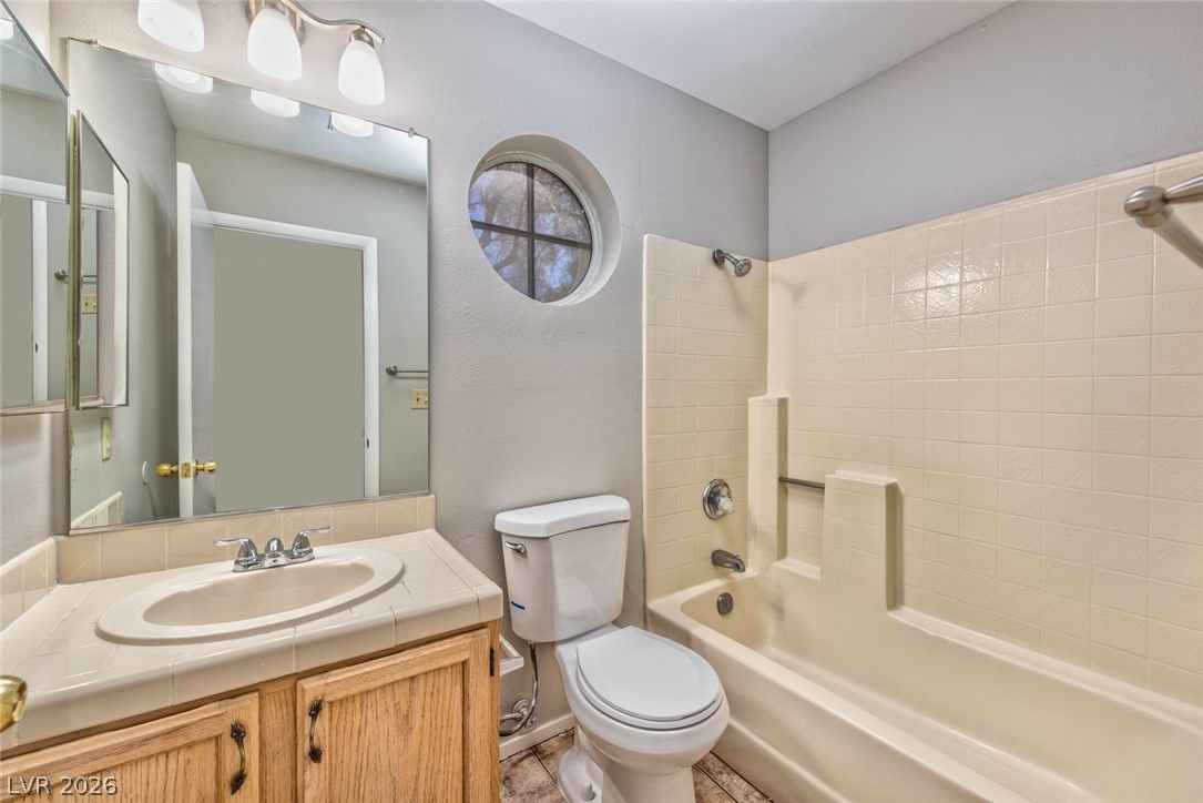 8661 Freeport Lane — photo 5 of 12